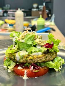 Read more about the article FALAFEL BURGER